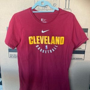 Ladies medium Cleveland cavalier t-shirt